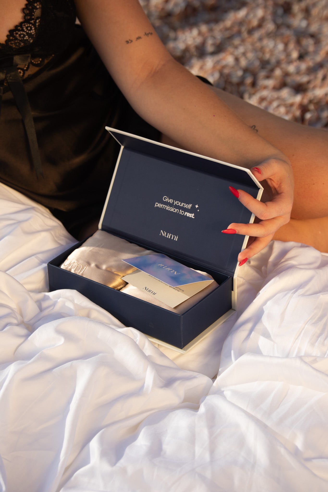 Numi™ - Beauty Triangle Sleep Mask